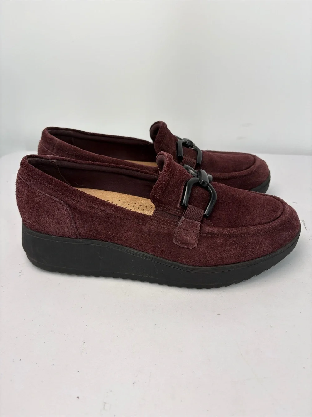 🗑️ Clarks Burgundy Suede Loafers with Black  bit Accent